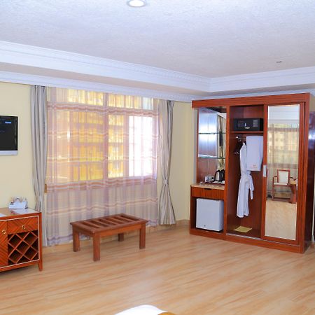 Tiffany Diamond Hotels Ltd - Indira Gandhi Street Dar es Salaam Exterior photo