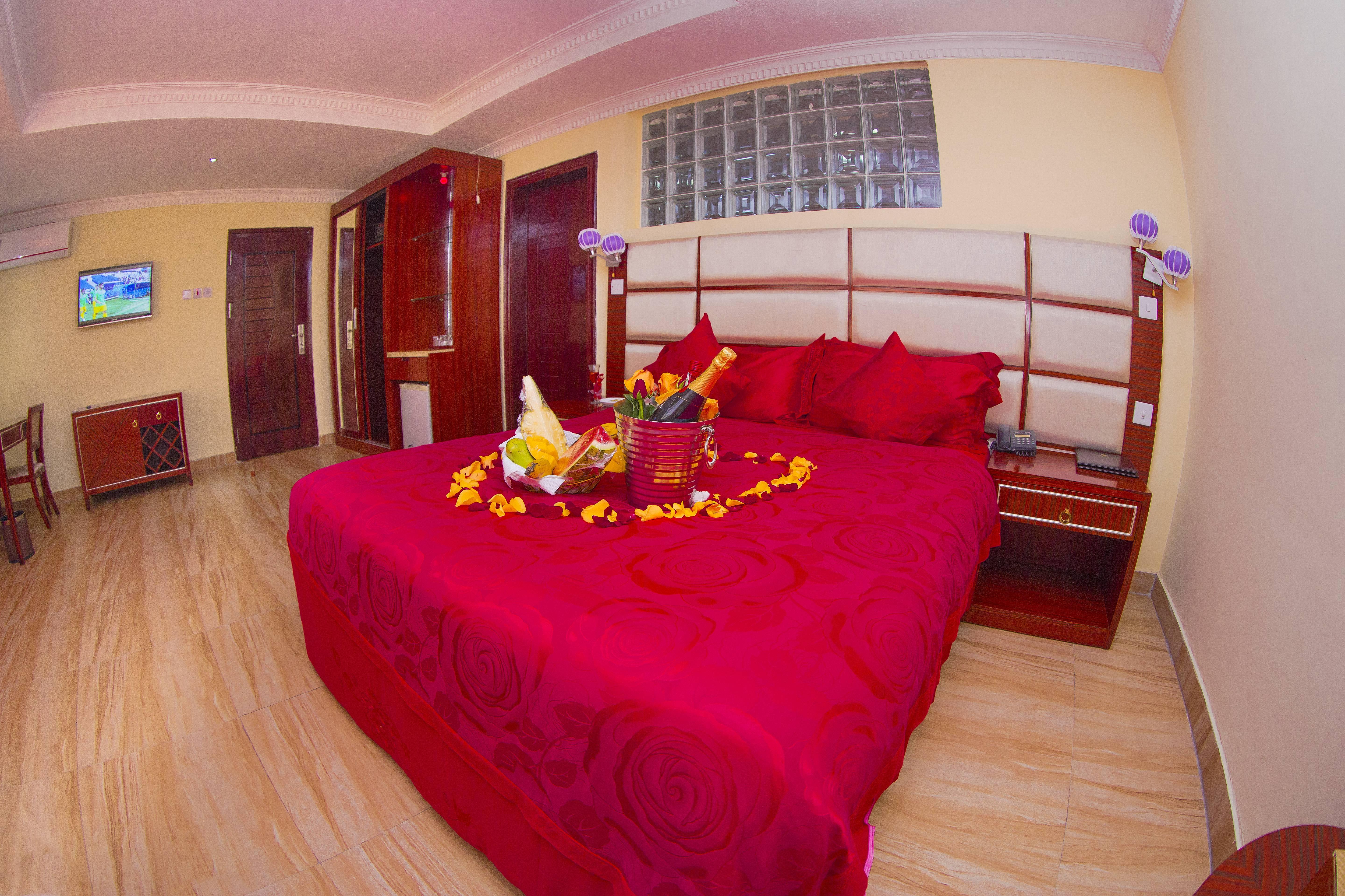 Tiffany Diamond Hotels Ltd - Indira Gandhi Street Dar es Salaam Exterior photo