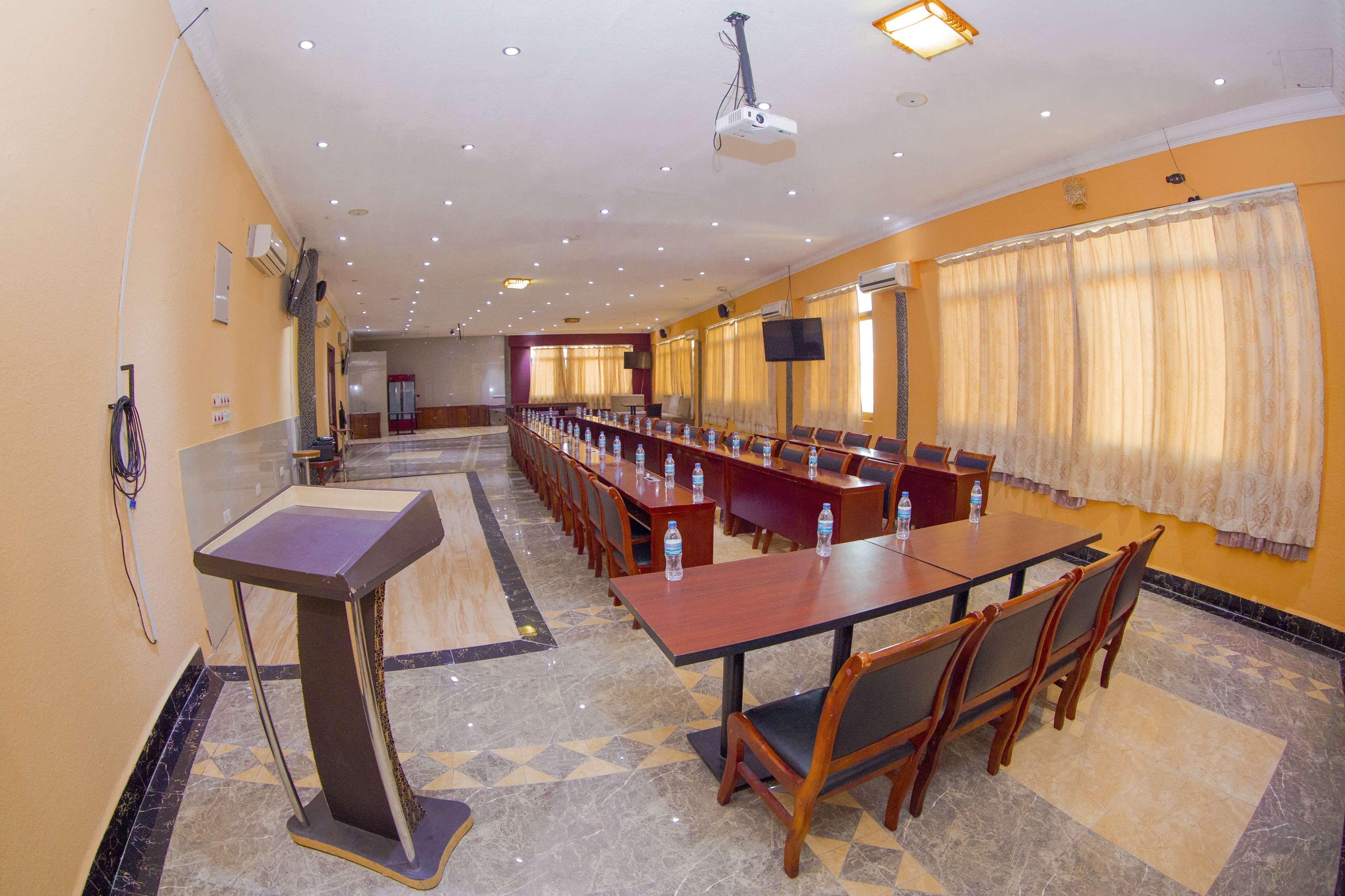 Tiffany Diamond Hotels Ltd - Indira Gandhi Street Dar es Salaam Exterior photo