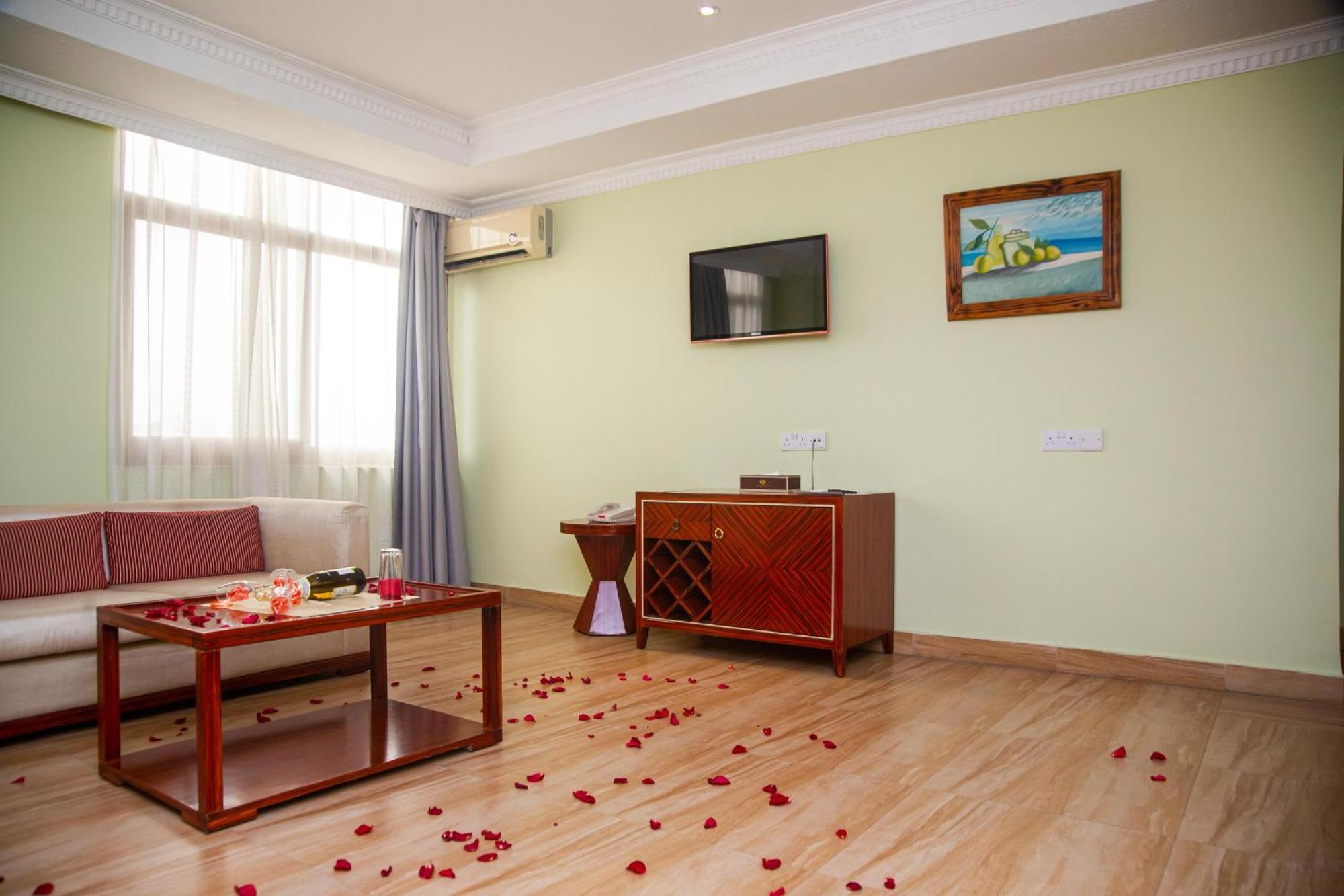 Tiffany Diamond Hotels Ltd - Indira Gandhi Street Dar es Salaam Exterior photo