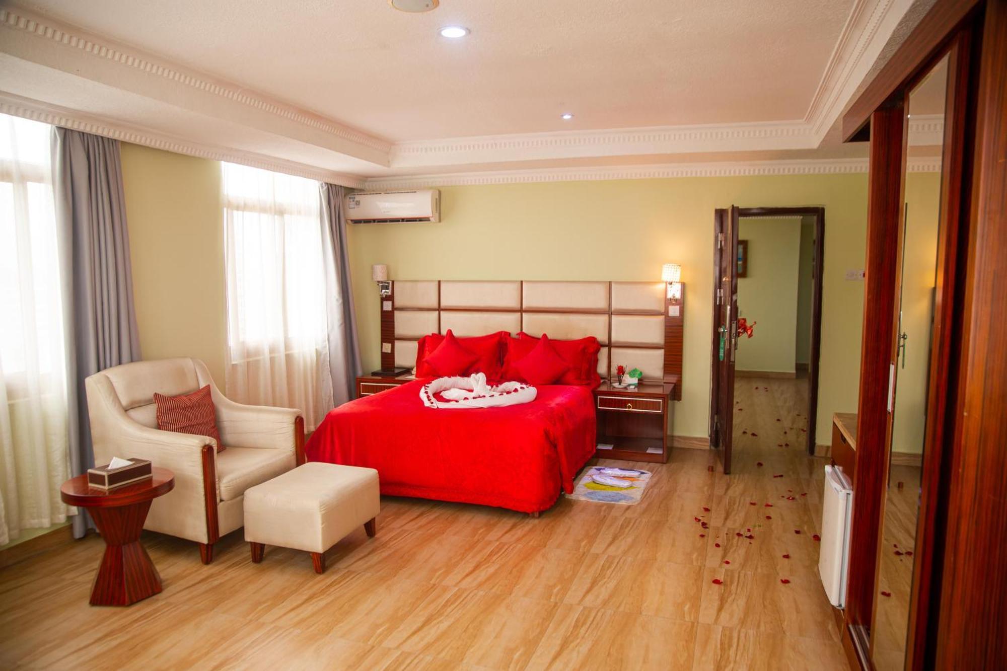 Tiffany Diamond Hotels Ltd - Indira Gandhi Street Dar es Salaam Exterior photo